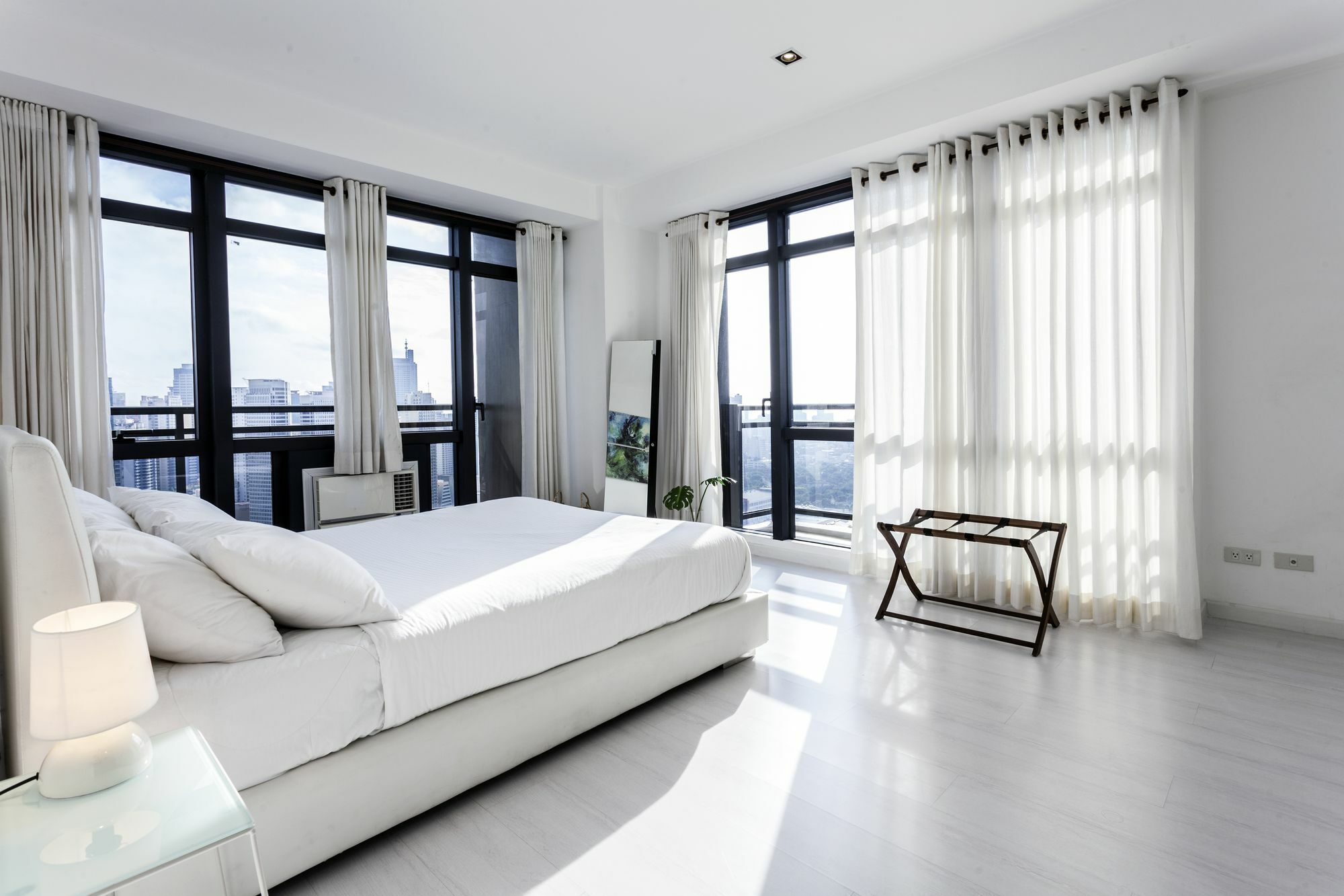 The Gramercy Residences By Stayhome Asia Макати Экстерьер фото