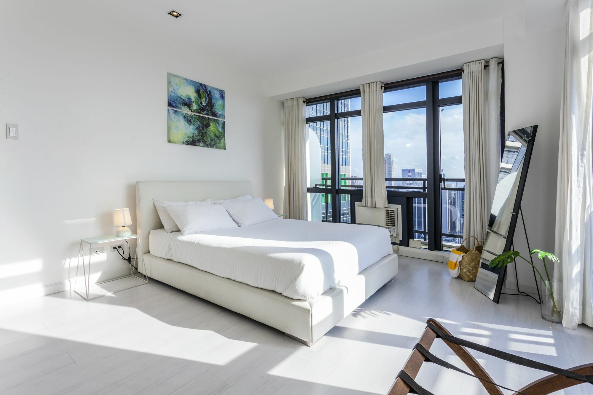 The Gramercy Residences By Stayhome Asia Макати Экстерьер фото